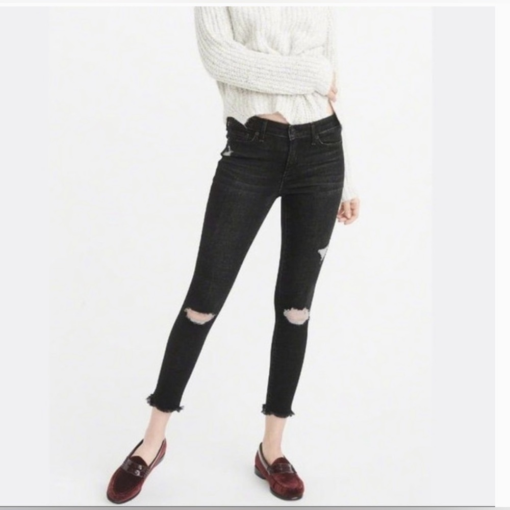 Abercrombie & Fitch jeans size 27 Harper Low Rise Ankle black jeans Raw jeans 🖤